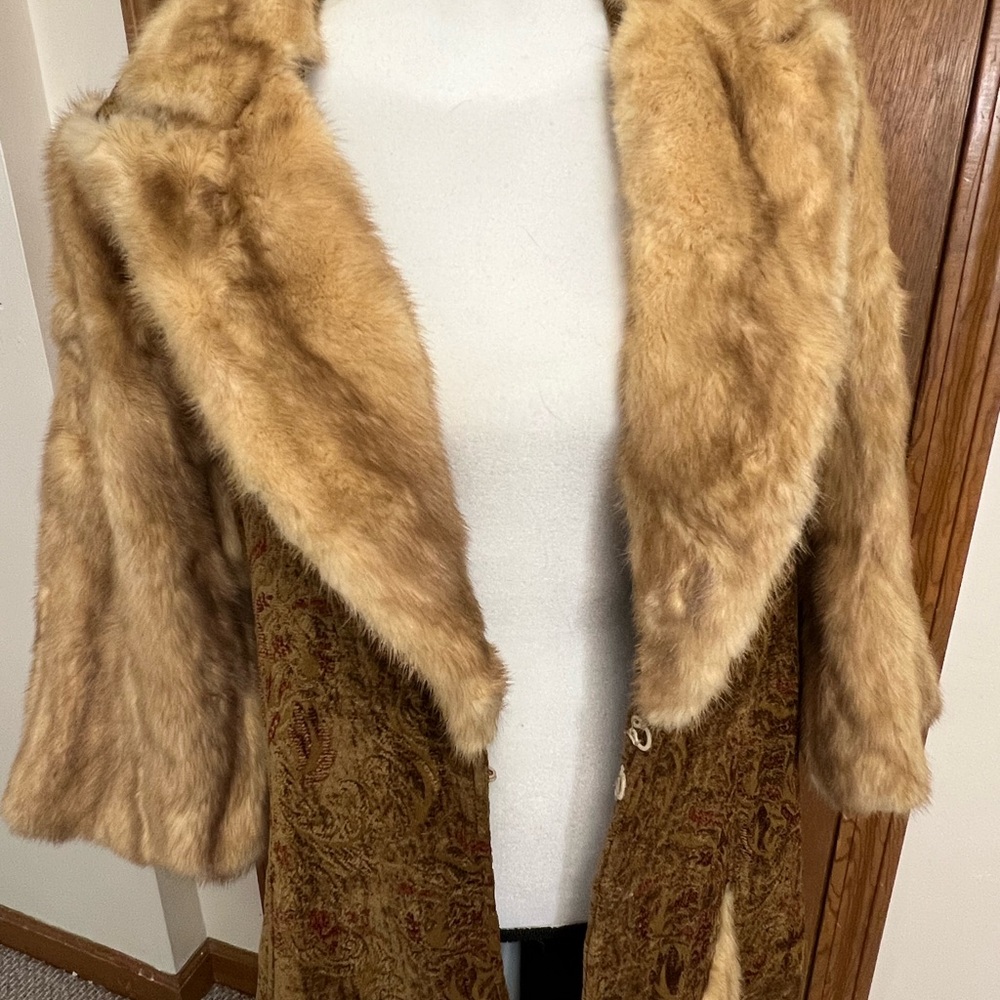 Vintage Tapestry Coat With Fur Trim - Picture 10 of 10